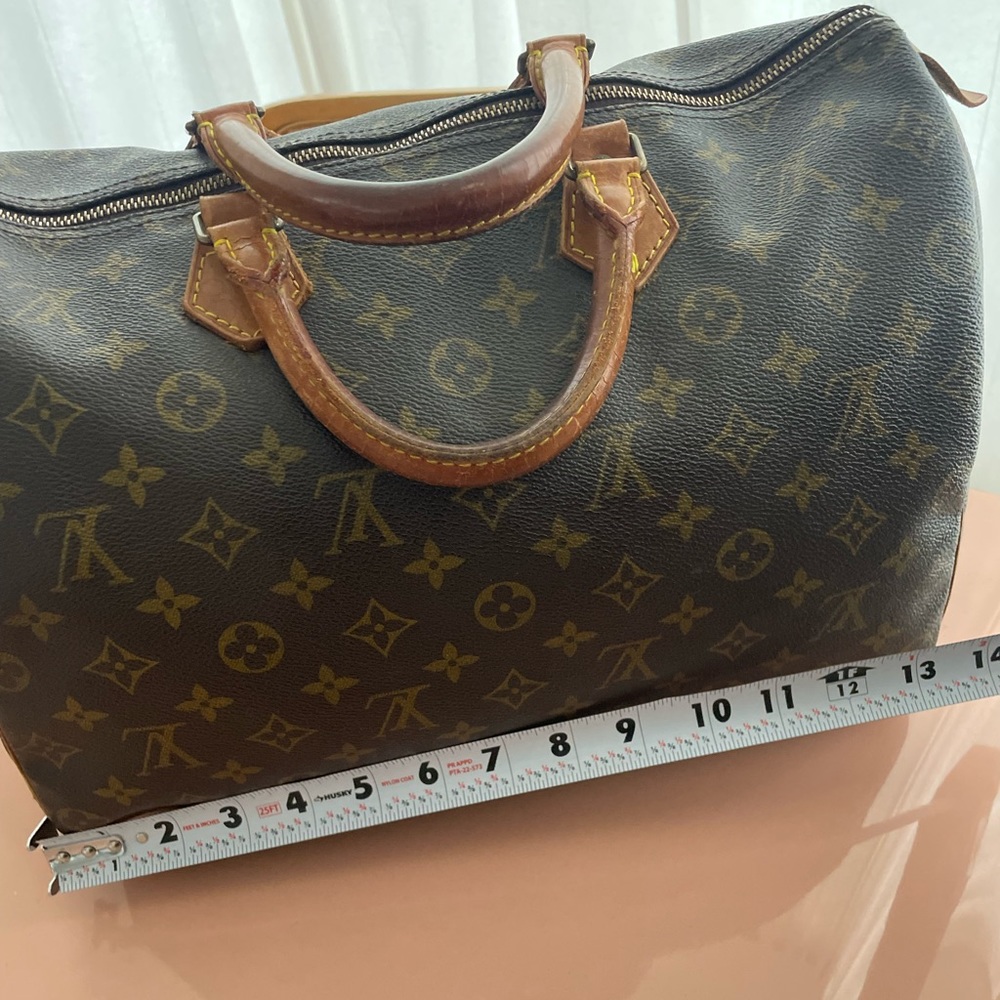 Authentic Vintage Louis Vuitton speedy 35 Monogram bag